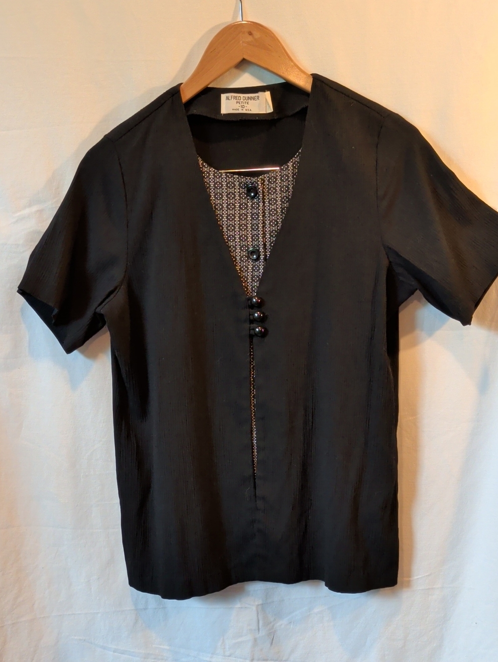 Alfred Dunner Black Short Sleeve V-Neck Button Front Blouse
